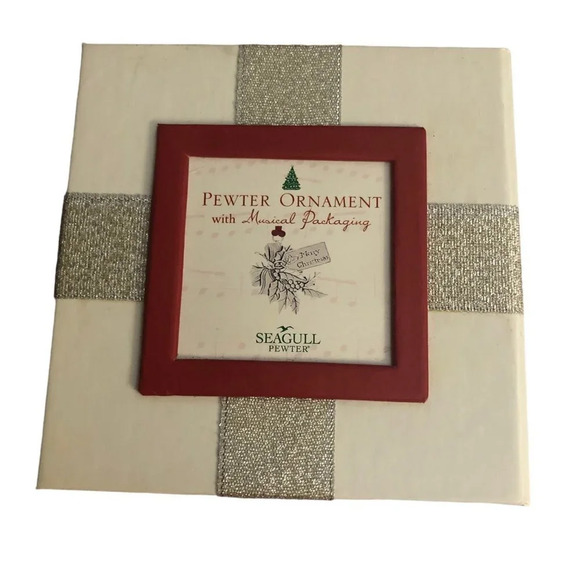 Seagull STUDIOS Pewter Holly w/Musical Packaging Christmas Xmas Tree Ornament - Picture 1 of 4